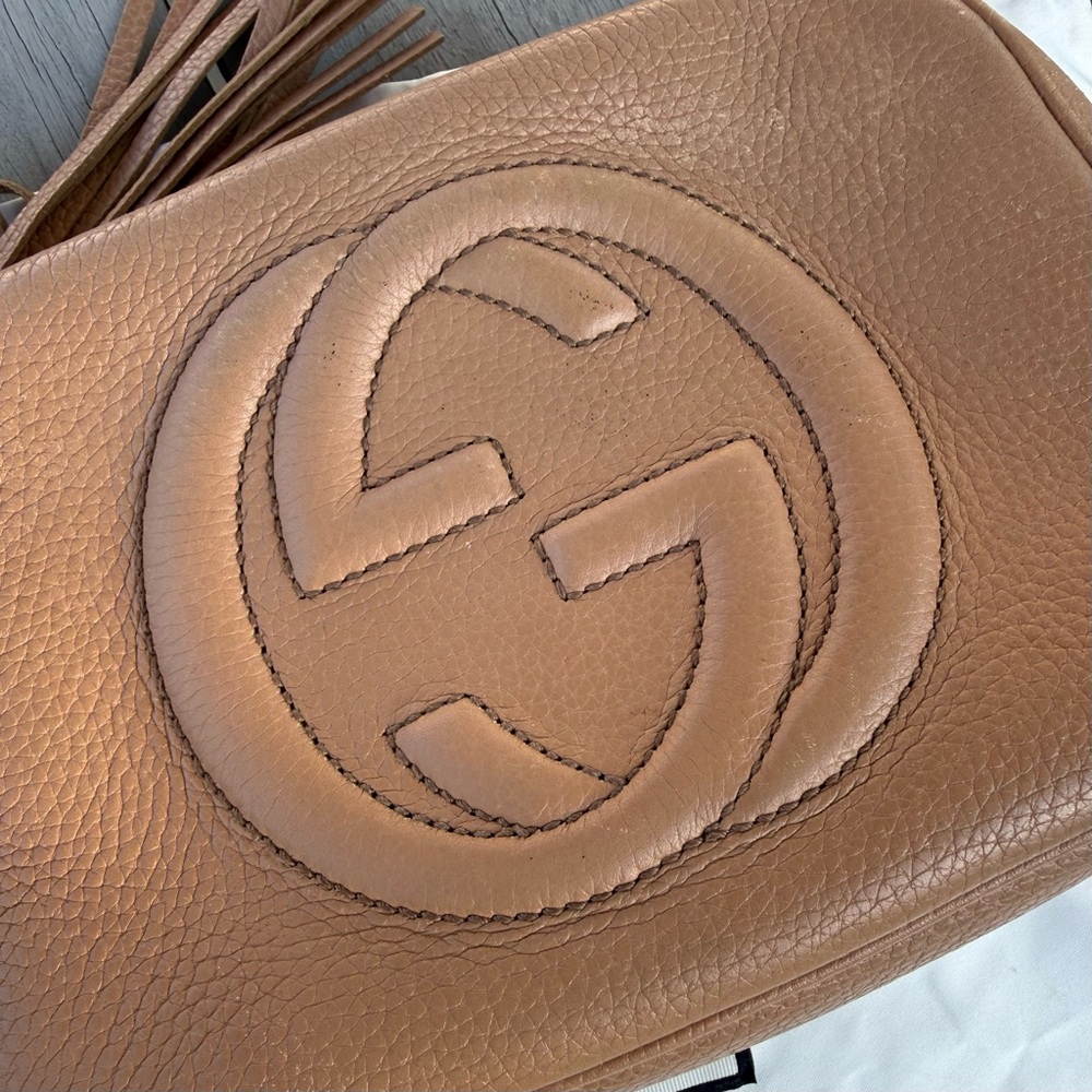 Authentic Gucci Soho Disco bag with pebble leather design (dust bag included) - Picture 3 of 17